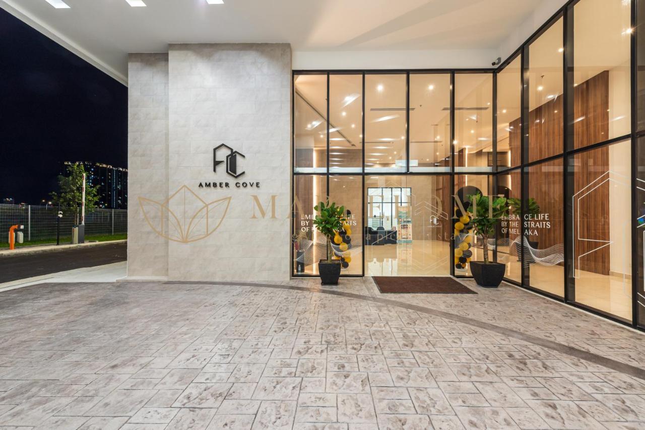 Amber Cove Premier Suites Melaka Buitenkant foto