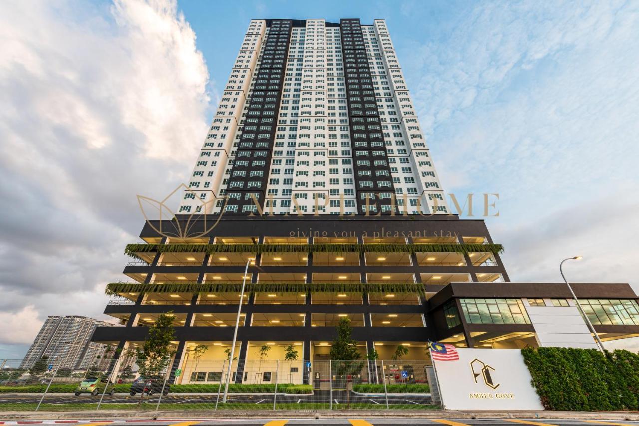 Amber Cove Premier Suites Melaka Buitenkant foto