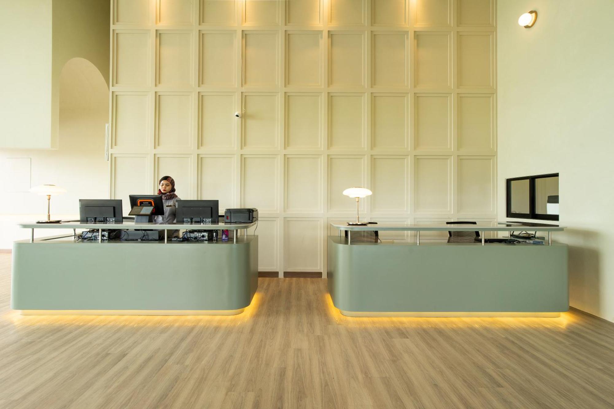 Amber Cove Premier Suites Melaka Buitenkant foto